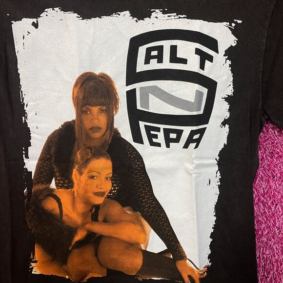 Salt N Pepa Mineral Wash Rap Tshirt size Small - Picture 3 of 4